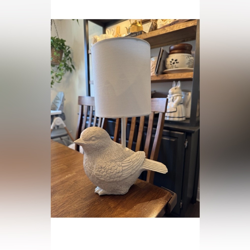 A Homestead Shoppe Classic Country Farmhouse Designed Bird Table Lamp